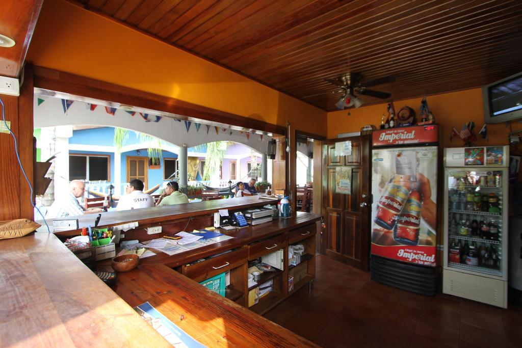 Rainbow Village La Ceiba Chambre photo