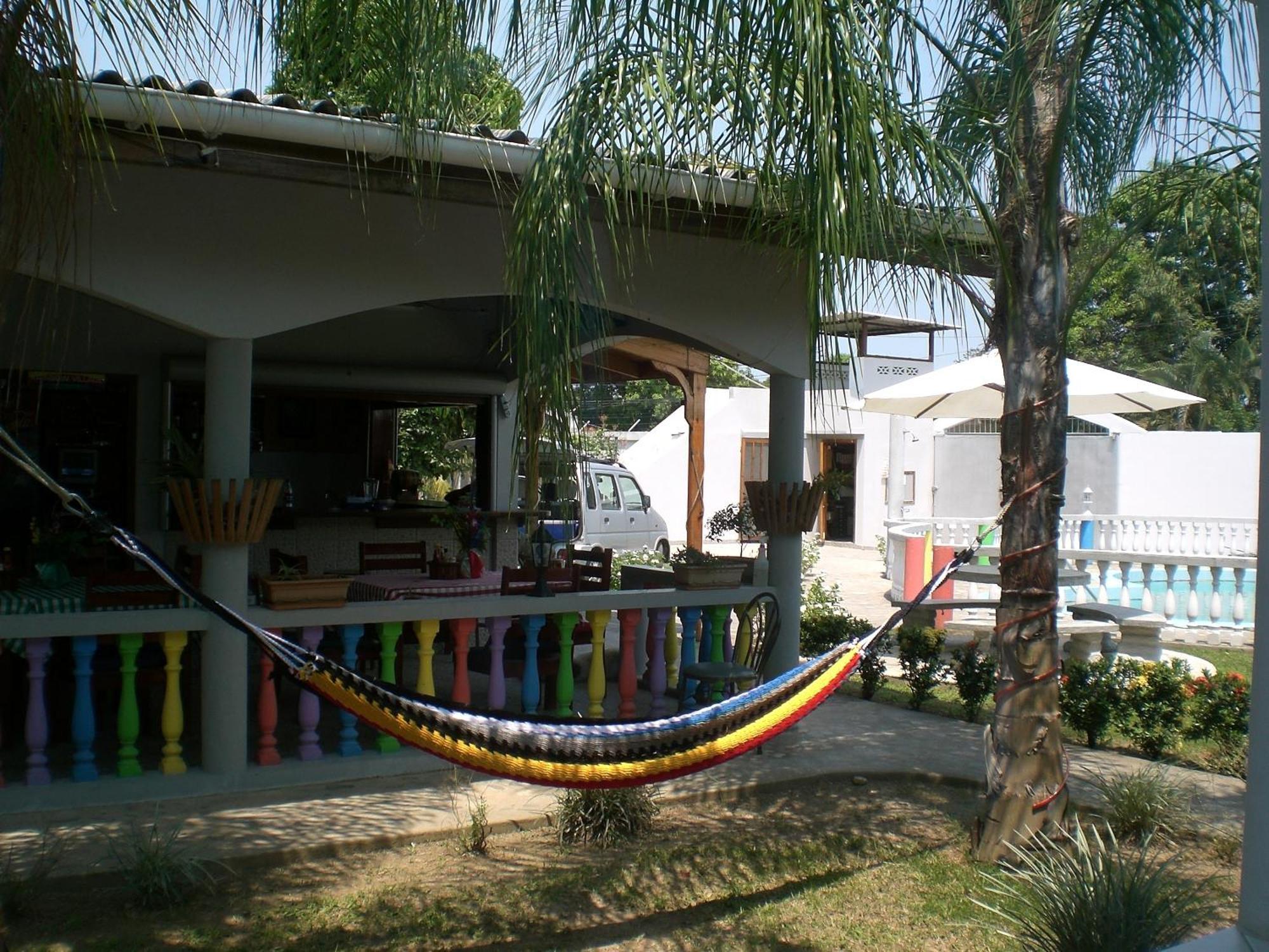 Rainbow Village La Ceiba Extérieur photo